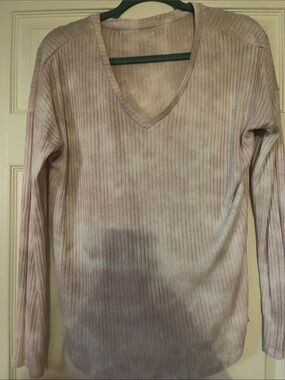 American Eagle Outfitters Ribbed V-Neck Sweater in Dusty Mauve